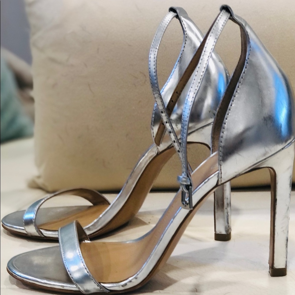 Banana Republic Hello Sole Mate Metallic Silver Stilettos 👠 Like New Size 7 - Picture 4 of 9